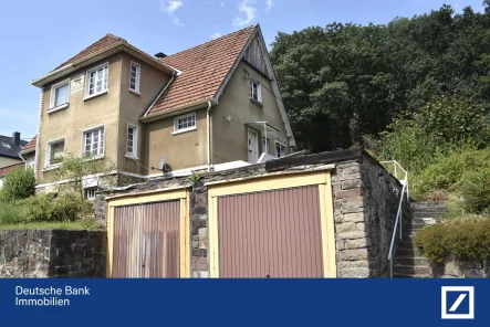 Außenansicht - Haus kaufen in Wuppertal - Wohnen am Waldrand