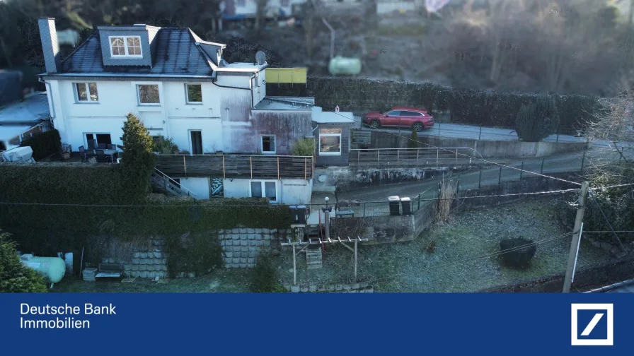 Hangansicht - Haus kaufen in Wuppertal - Willkommen in Ihrem neuen Zuhause mit traumhaftem Weitblick