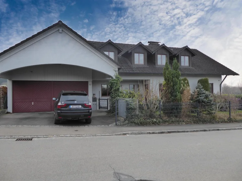 ZFH - Haus kaufen in Kutzenhausen - Großzügiges Zweifamilienhaus in idyllischer Wohnlage