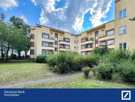 Innenhof - Wohnung kaufen in Berlin - In Spandau zwischen Wald und Wasser- ca. 33qm Wohnung aktuell vermietet, perspektivisch bezugsfrei!