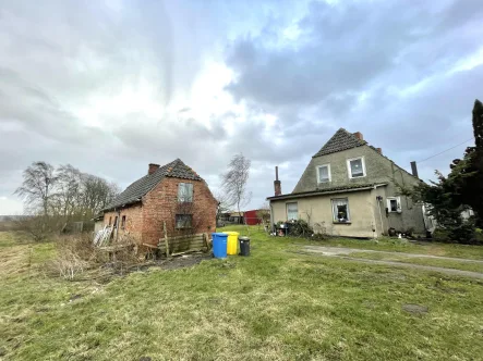  - Haus kaufen in Biendorf - Biendorf OT Uhlenbrook - Sanierungsbedüftige und erweiterbare Doppelhaushälfte inmitten purer Idylle