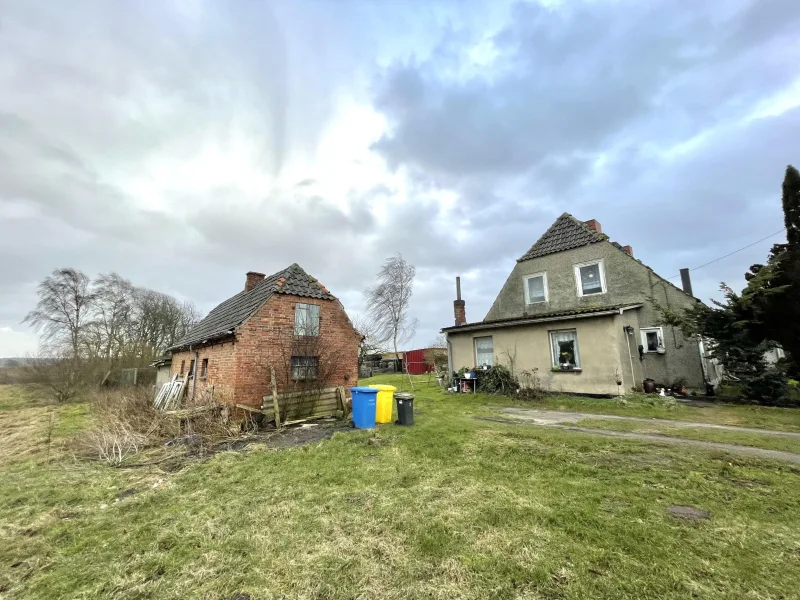  - Haus kaufen in Biendorf - Biendorf OT Uhlenbrook - Sanierungsbedüftige und erweiterbare Doppelhaushälfte inmitten purer Idylle