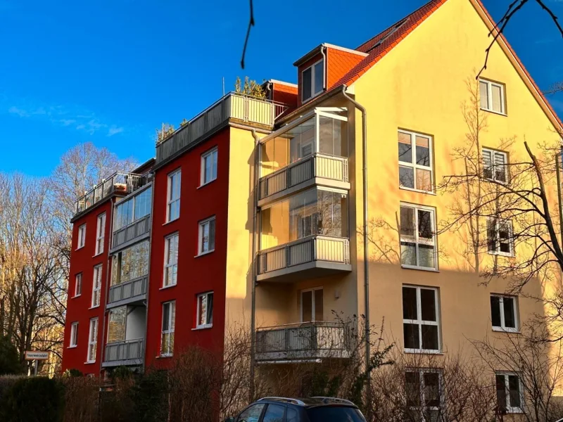 Ansicht Hofseite - Wohnung kaufen in Rostock - Moderne 3-Zimmer-ETW mit großer Terrasse und Gartenanteil in ruhiger Lage von Rostock-Reutershagen!