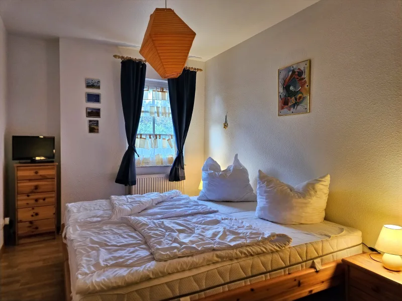 Schlafzimmer 1