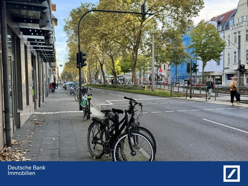 Straßen-Ansicht - Wohnung kaufen in Köln - gut vermietete Wohnung inkl Stellplatz in Köln Sülz