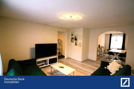 Wohnzimmer_a - Wohnung kaufen in Oberderdingen - GEHEIMTiPP: Preisgünstige 5-Zimmer-Maisonnette-Wohnung zu verkaufen!