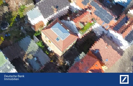 Vogelperspektive - Haus kaufen in Stuttgart - Exklusive Investitionsmöglichkeit: Renoviertes Dreifamilienhaus mit zeitlosem Charme und Potenzial