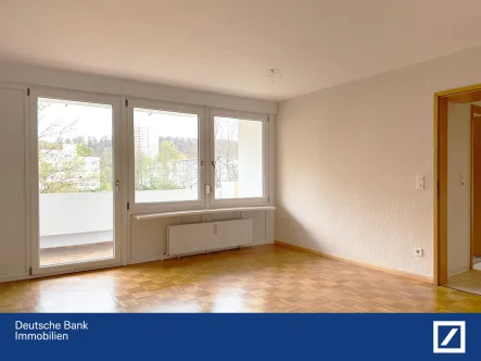 Wohnzimmer - Wohnung kaufen in Stuttgart - Bezugsfrei! Schöne, helle 2-Zi.-Whg. mit Aufzug! - Komplett Barrierefrei!