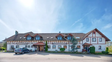 WILLKOMMEN - Gastgewerbe/Hotel kaufen in Donzdorf - Vielseitige Gewerbeimmobilie mit Hotel, Gastronomie, Konferenzraum und großem Außenbereich