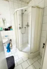 Badezimmer mit Dusche