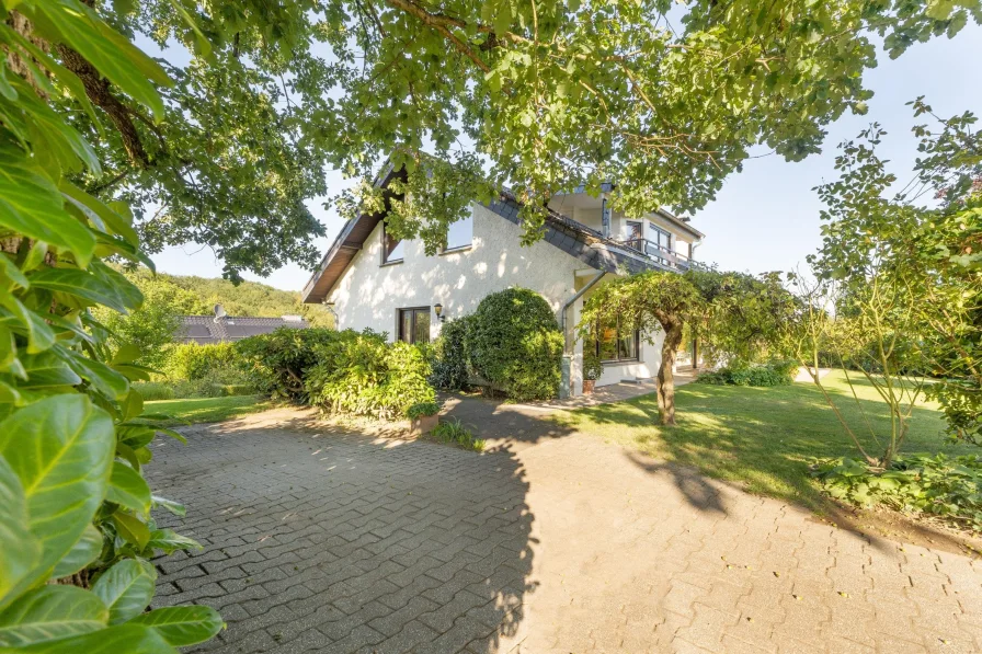 Außenansicht - Haus kaufen in Wachtberg - Charmantes Einfamilienhaus mit idyllischem Garten in exklusiver Lage von Wachtberg-Pech