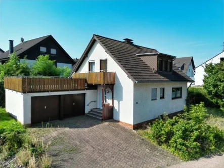 Außenansicht - Haus kaufen in Remagen - Freistehendes Einfamilienhaus mit idyllischem Garten und Dachterrasse in ruhiger Lage!