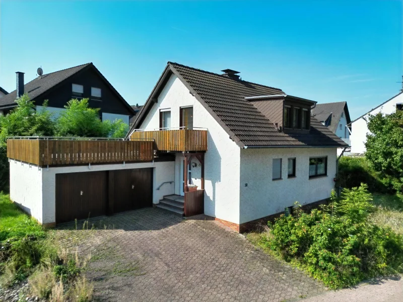 Außenansicht - Haus kaufen in Remagen - Freistehendes Einfamilienhaus mit idyllischem Garten und Dachterrasse in ruhiger Lage!