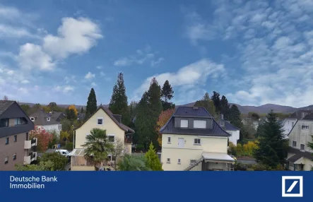 Blick vom Balkon  - Wohnung kaufen in Bonn - Attraktive Drei-Zimmer-Wohnung mit kleiner Dachterrasse!