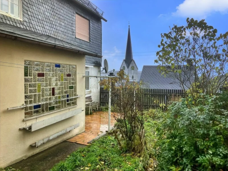 Außenansicht - Haus kaufen in Nordhalben - Einfamilienhaus mit Bergblick - Ein Angebot, das Sie nicht verpassen sollten!