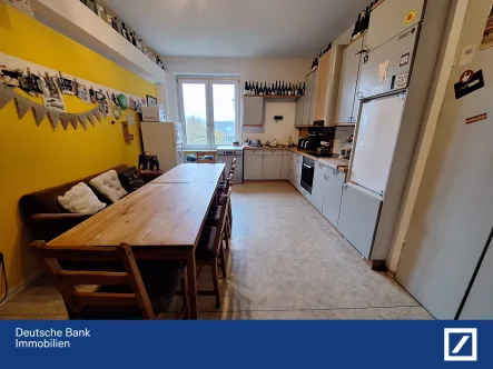 Helle-und-große-Küche - Wohnung kaufen in Wiesbaden - Große und helle 4 Zimmer - Wohnung mit 190 qm in Wiesbaden !