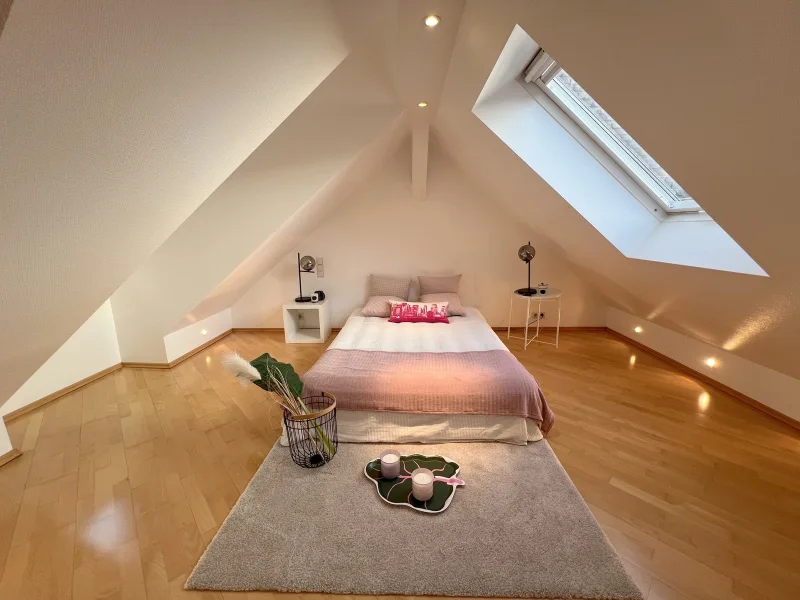 Schlafzimmer DG