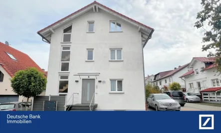 Hausansicht  - Haus kaufen in Karben - Wohnen & Vermieten: Flexibles Mehrfamilienhaus mit Einliegerwohnung in Karben