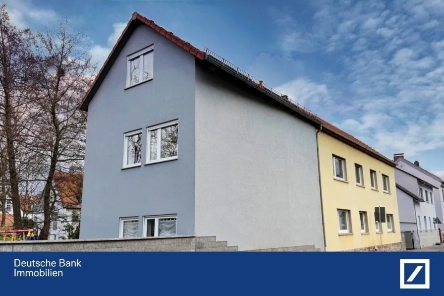 Hausansicht - Haus kaufen in Bad Homburg - Zweifamilienhaus mit Scheune* 236qm Wfl.* 551 GR*