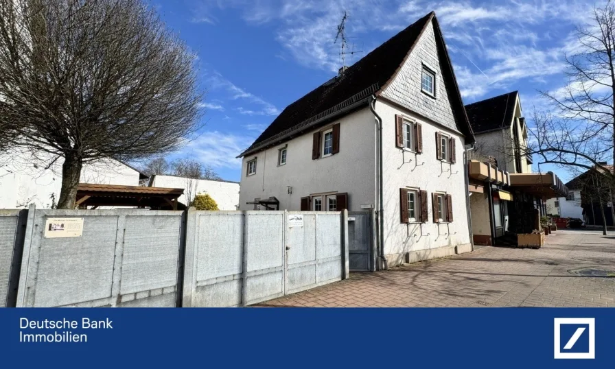 Hausansicht - Haus kaufen in Friedrichsdorf - Charmantes Fachwerkhaus in historischem Ortskern von Köppern