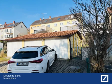 Aussenansicht - Haus kaufen in Konstanz - KN-Petershausen: Solides Reihenendhaus mit Panoramablick und Einliegerwohnung