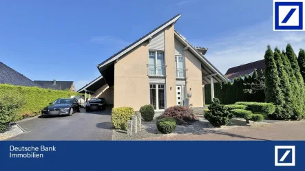 Ansicht Strasse - Haus kaufen in Cloppenburg - *Galgenmoor* Top Zustand* Garten mit beh.Pool* Sauna*