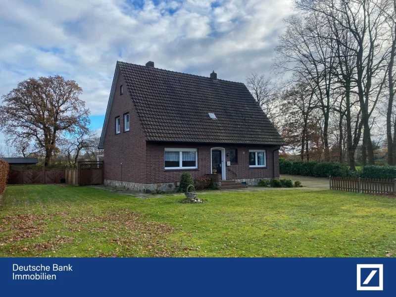 Vorderansicht - Haus kaufen in Meppen - Reserviert! - Geräumiges Einfamilienhaus mit 5 Schlafzimmern und riesigem Grundstück in Apeldorn! 