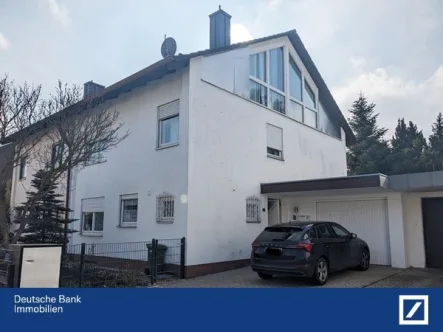 Hauseingang - Haus kaufen in Ingolstadt - Gepflegte DHH in ruhiger Wohnlage mit Garten und Garage