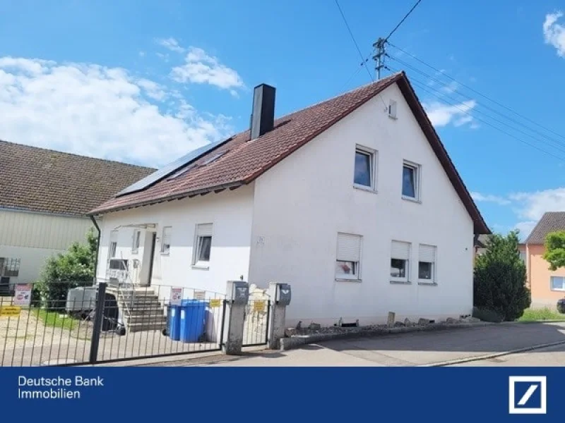 Nordansicht - Wohnung kaufen in Marxheim - Dachgeschosswohnung mit Balkon und Speicherraum