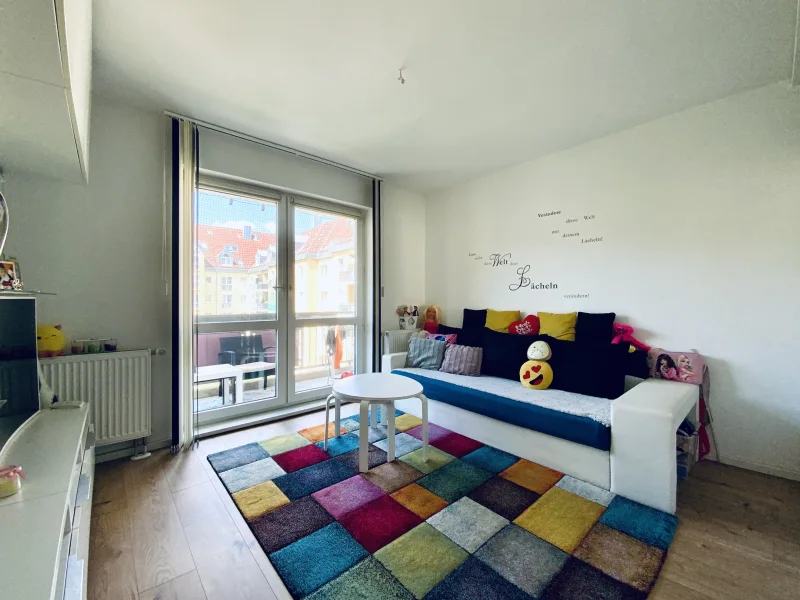 Wohn-Schlafzimmer - Wohnung kaufen in Fürth - Modernisiertes Apartment mit Balkon im Sonnenhof, Fürth!