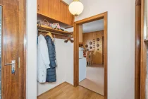 Garderobe EG