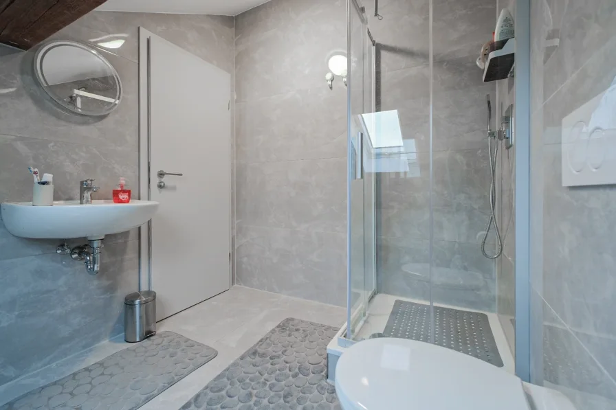 Badezimmer DG 