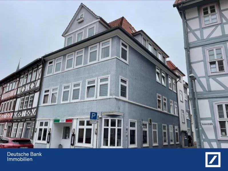 Diagonalansicht - Haus kaufen in Duderstadt - Mehrfamilienhaus mit Gewerbeanteil in der City von Duderstadt