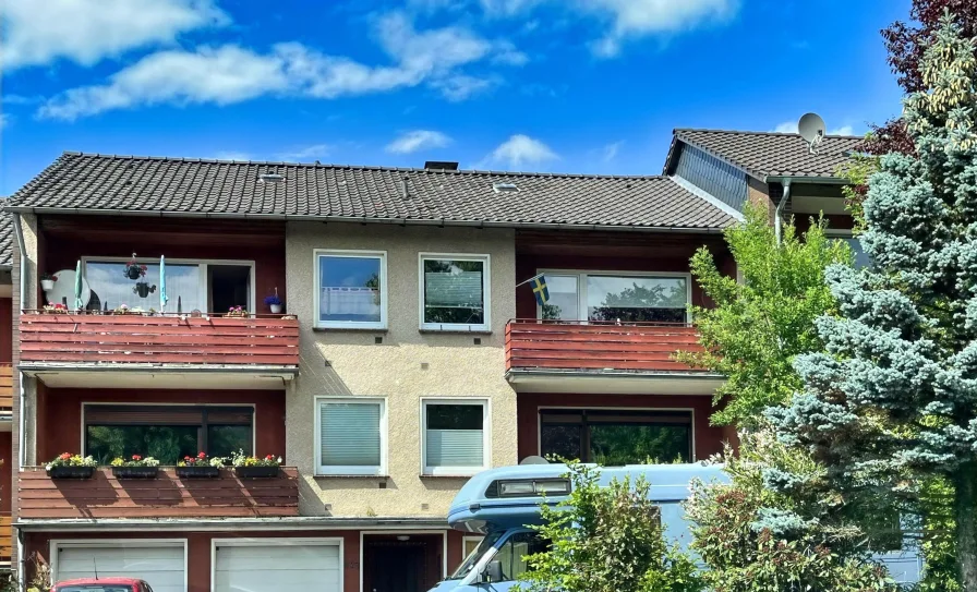 Hof Sommer - Wohnung kaufen in Hann. Münden - Kaufen STATT mieten: 4-Zi-Wohnung, 96m², 2 Bäder, 2 Balkone, 2 Garagen in bester Wohnlage