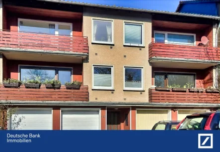 Hofeingang - Wohnung kaufen in Hann. Münden - Kaufen STATT mieten: 4-Zi-Wohnung, 96m², 2 Bäder, 2 Balkone, 2 Garagen in bester Wohnlage