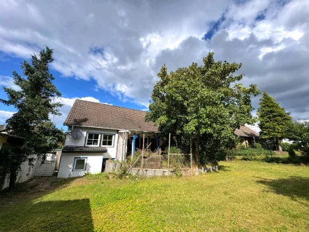 Hausansicht - Haus kaufen in Goslar - Freistehendes Einfamilienhaus mit idyllischem Grundstück in ruhiger Umgebung 