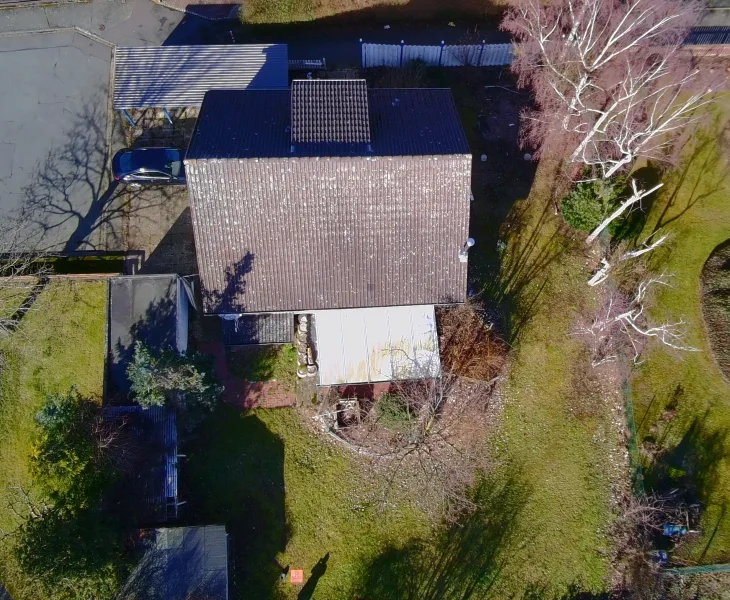 Hausansicht - Haus kaufen in Goslar - Sanierungsbedürftiges Einfamilienhaus mit tollem Grundstück – Perfekt für Familien