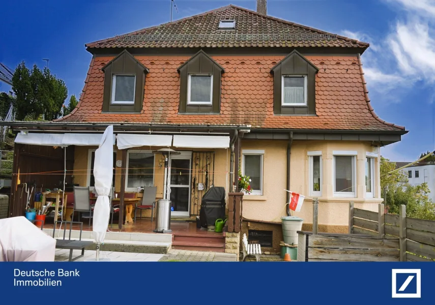 Südansicht mit überd. Terrasse - Haus kaufen in Altbach - Stilvolle Villa mit Gartenparadies am Südhang über den Dächern von Altbach !