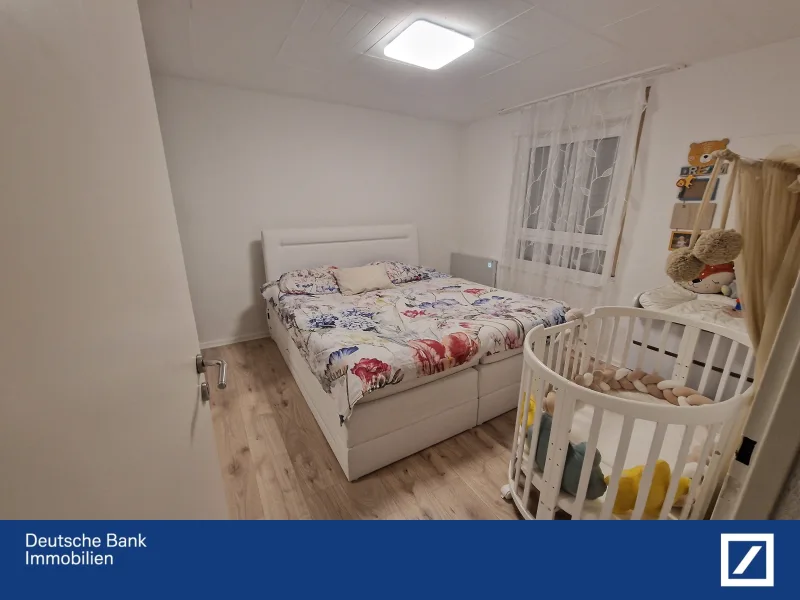 Schlafzimmer - Wohnung kaufen in Schorndorf - Sofort zuhause! Einziehen & wohl fühlen - top renovierte 4 Zimmer Wohnung in Schorndorf