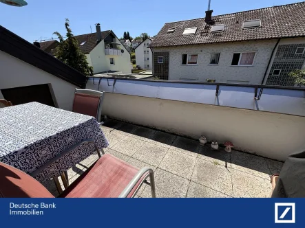 Balkon - Wohnung kaufen in Winnenden - Dachgeschoss-Traum zum Selbstgestalten:3-Zimmer-Wohnung in Toplage mit Potenzial"