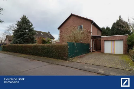 Aussenansicht - Haus kaufen in Bedburg - Freistehendes Einfamilienhaus in Bedburg-Kaster