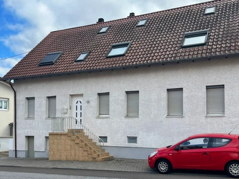 Außen - Haus kaufen in Neunkirchen - Attraktives Mehrfamilienhaus in Neunkirchen – Frisch modernisiert und vielseitig nutzbar