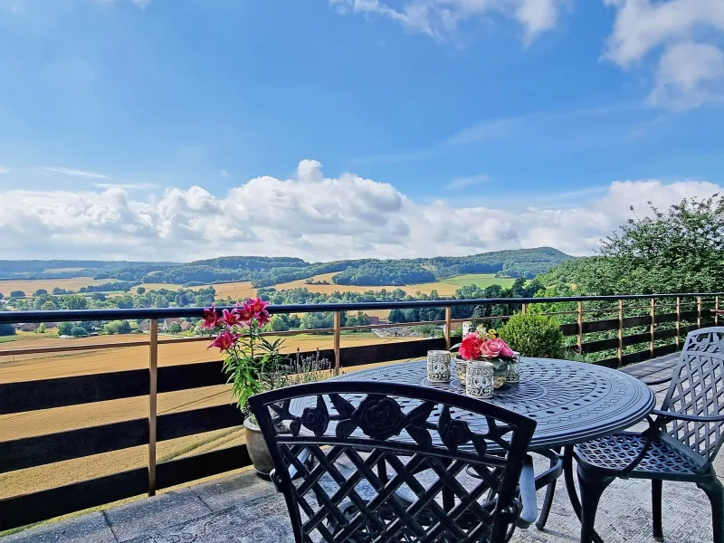  - Büro/Praxis kaufen in Extertal - Wohnen und Arbeiten unter einem Dach -  mit herrlichem Ausblick