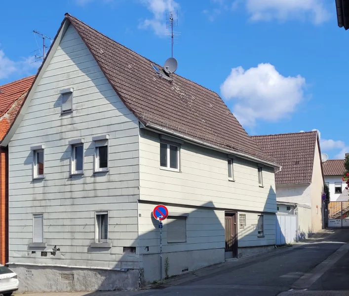 Vorderansicht - Haus kaufen in Ober-Ramstadt - Sanierungsfall mit Potential mitten in Ober-Ramstadt! Im Preis reduziert !!!