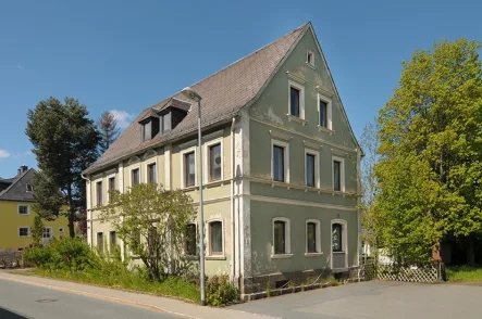 Ansicht von Osten - Haus kaufen in Helmbrechts - Entkernte Unternehmervilla mit viel Platz,  aufteilbar oder Wohnen und Arbeiten unter einem Dach