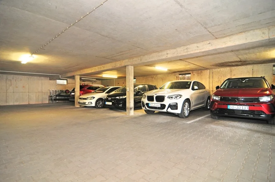 Tiefgaragenstellplatz