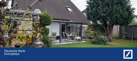 Rückfront - Haus kaufen in Lohmar - Gepflegtes Zweifamilienhaus in Lohmar Zentrum