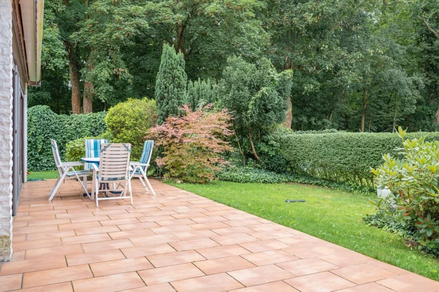 Terrasse mit Garten