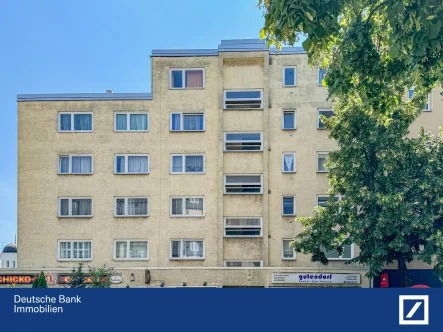 Hausansicht - Wohnung kaufen in Berlin - Bezugsfreie 2-Zimmerwohnung mit kleinen Schönheitsfehlern.