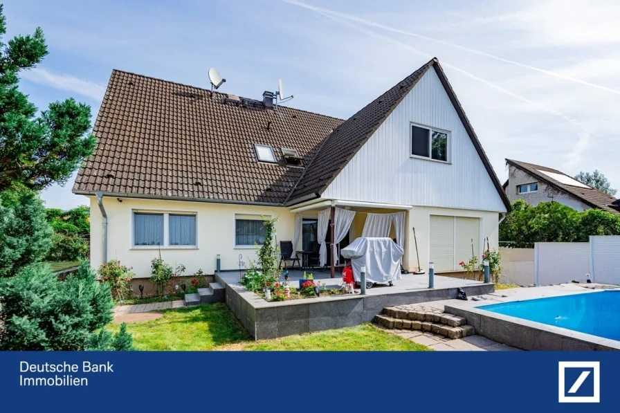 Gartenansicht - Haus kaufen in Berlin - Wohnen im Grünen, umgeben von Wasserläufen.